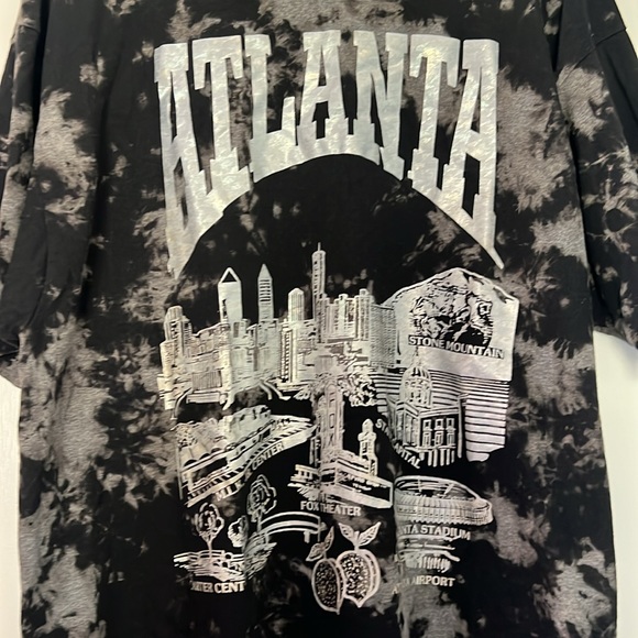 Black bleach dye Atlanta tshirt - Picture 2 of 3